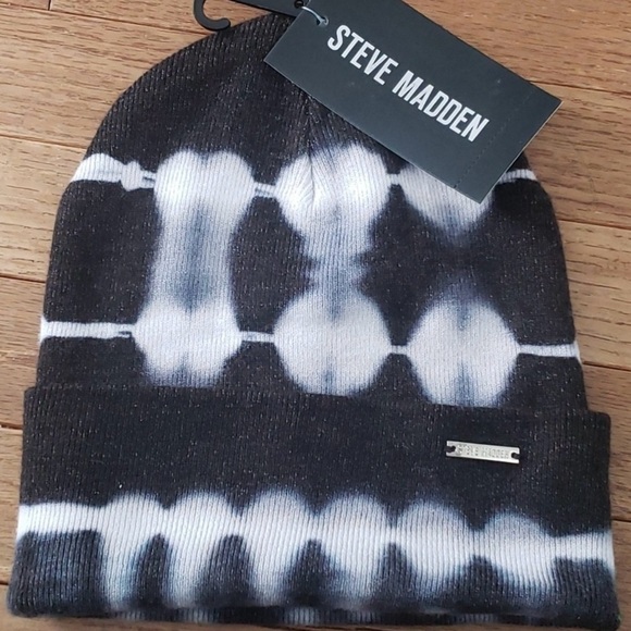 Steve Madden Accessories - Steve Madden beanie hat NWT